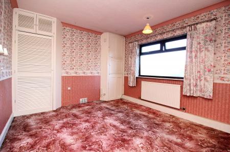 3 bedroom Semi-detached house for sale in Barkby Road, Syston, LE7