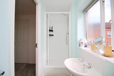 3 bedroom Semi-detached house for sale in Barr Road, Syston, LE7