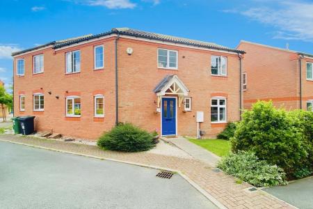 3 bedroom Semi-detached house for sale in Barr Road, Syston, LE7