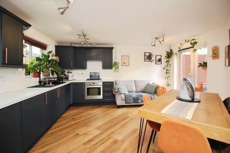 3 bedroom Semi-detached house for sale in Barr Road, Syston, LE7