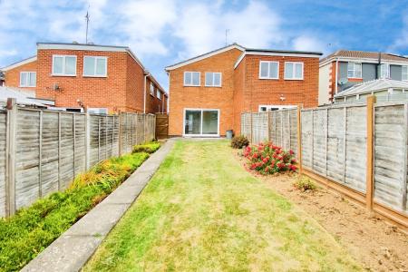 3 bedroom Semi-detached house for sale in Beacon Avenue, Thurmaston, LE4