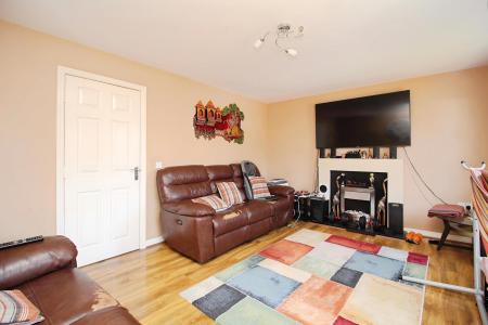 4 bedroom Semi-detached house for sale in Becks Close, Birstall, LE4