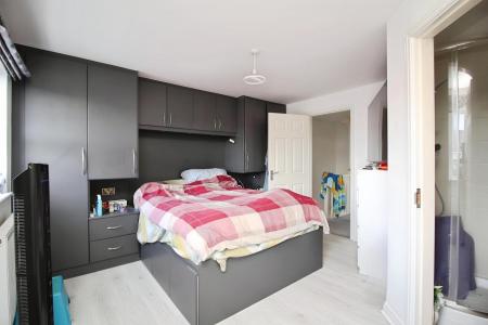 4 bedroom Semi-detached house for sale in Becks Close, Birstall, LE4