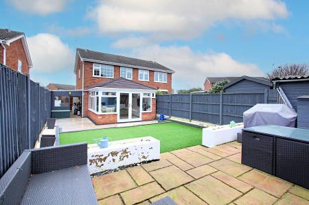 3 bedroom Semi-detached house for sale in Extended Home - Beech Drive, Syston, LE7
