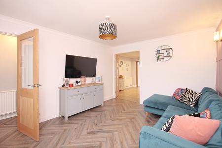 3 bedroom Semi-detached house for sale in Extended Home - Beech Drive, Syston, LE7