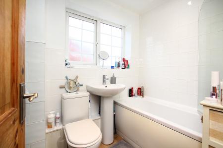 3 bedroom Semi-detached house for sale in Extended Home - Beech Drive, Syston, LE7