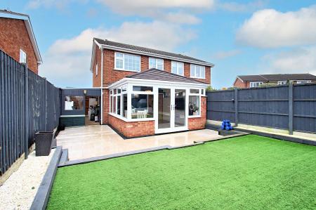 3 bedroom Semi-detached house for sale in Extended Home - Beech Drive, Syston, LE7