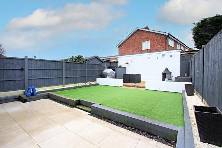 3 bedroom Semi-detached house for sale in Extended Home - Beech Drive, Syston, LE7