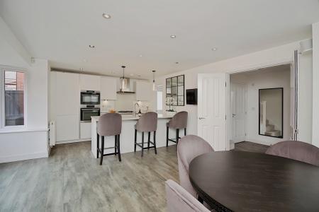 4 bedroom Detached house for sale in Boonton Meadows Way, Queniborough, LE7