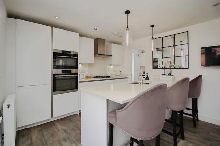 4 bedroom Detached house for sale in Boonton Meadows Way, Queniborough, LE7