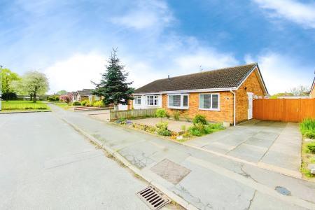 2 bedroom Semi-detached bungalow for sale in Bracken Dale, East Goscote, LE7