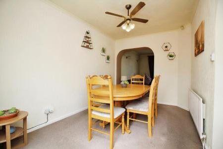 4 bedroom End of terrace house for sale in Brighton Avenue, Syston, LE7