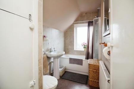 4 bedroom End of terrace house for sale in Brighton Avenue, Syston, LE7