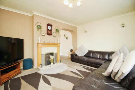 4 bedroom End of terrace house for sale in Brighton Avenue, Syston, LE7