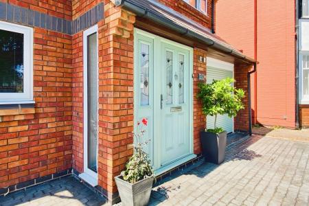 4 bedroom Detached house for sale in Broad Street, Syston, LE7