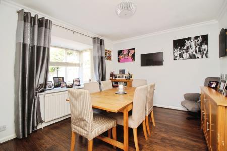 4 bedroom Detached house for sale in Broad Street, Syston, LE7