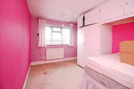 4 bedroom Terraced House for sale in Broad Street, Syston, LE7