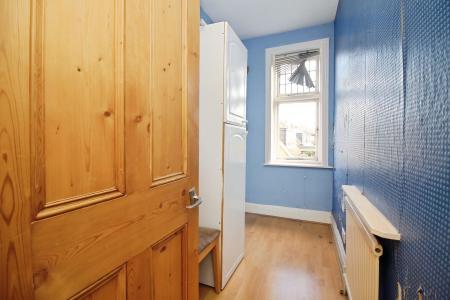 4 bedroom Terraced House for sale in Broad Street, Syston, LE7