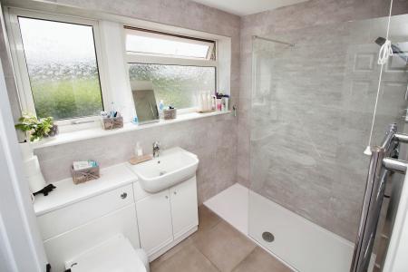 3 bedroom Detached house for sale in Broome Avenue, East Goscote, LE7