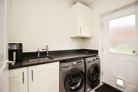 4 bedroom Detached house for sale in Carnaby Close, Hamilton, Leicester, LE5