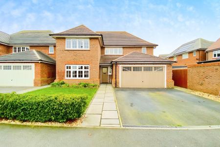 Carnaby Close, Hamilton, Leicester, LE5