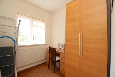 3 bedroom Semi-detached house for sale in Central Avenue, Syston, LE7