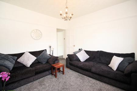 3 bedroom Semi-detached bungalow for sale in Central Avenue, Syston, LE7