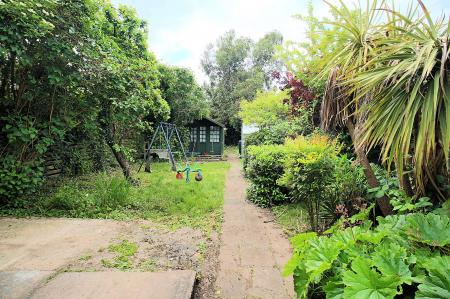3 bedroom Semi-detached bungalow for sale in Central Avenue, Syston, LE7