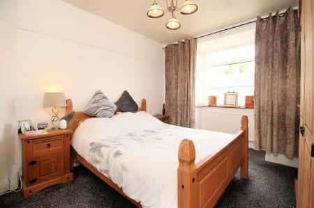 3 bedroom Semi-detached bungalow for sale in Central Avenue, Syston, LE7