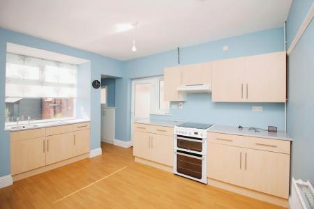 2 bedroom Semi-detached bungalow for sale in Central Avenue, Syston, LE7