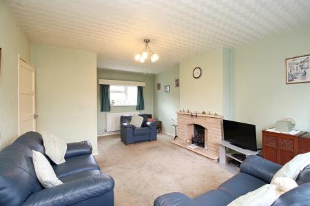 3 bedroom End of terrace house for sale in Central Avenue, Syston, LE7
