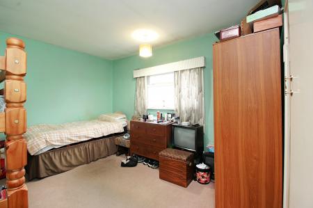 3 bedroom End of terrace house for sale in Central Avenue, Syston, LE7