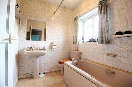 3 bedroom End of terrace house for sale in Central Avenue, Syston, LE7