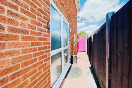 3 bedroom Semi-detached house for sale in Church Hill Road, Thurmaston, LE4