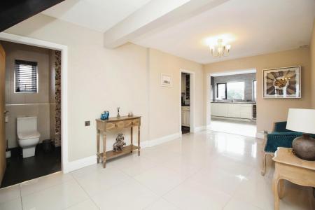 5 bedroom Detached bungalow for sale in Colby Drive, Thurmaston, LE4