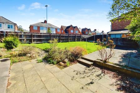 3 bedroom Semi-detached house for sale in Colindale Avenue, Birstall, LE4