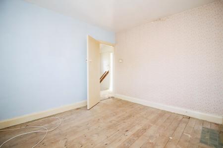 3 bedroom Semi-detached house for sale in Colindale Avenue, Birstall, LE4