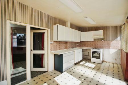 3 bedroom Semi-detached house for sale in Colindale Avenue, Birstall, LE4