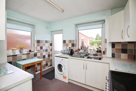 3 bedroom Semi-detached bungalow for sale in College Road, Syston, LE7