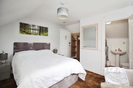 4 bedroom Detached house for sale in Coppice Court, Thurmaston, LE4