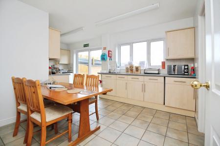 4 bedroom Detached house for sale in Coppice Court, Thurmaston, LE4