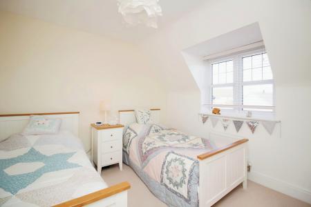 4 bedroom Detached house for sale in Cordelia Drive, Birstall, LE4