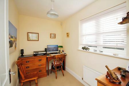 4 bedroom Detached house for sale in Cordelia Drive, Birstall, LE4