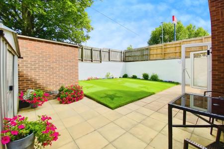 3 bedroom Town house for sale in Courtyard Close, Syston, LE7