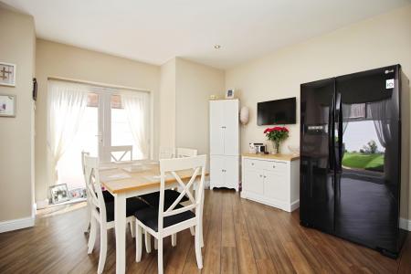 3 bedroom Town house for sale in Courtyard Close, Syston, LE7