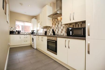 3 bedroom Town house for sale in Courtyard Close, Syston, LE7