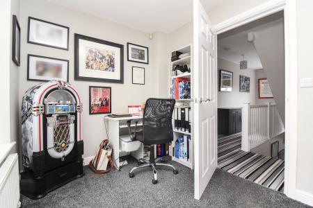 3 bedroom Town house for sale in Courtyard Close, Syston, LE7