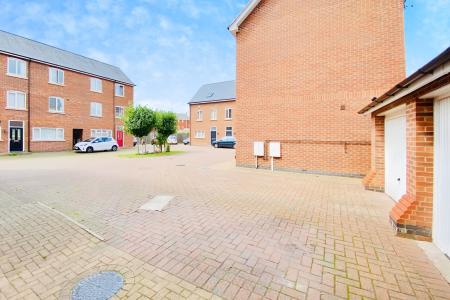 3 bedroom Town house for sale in Courtyard Close, Syston, LE7