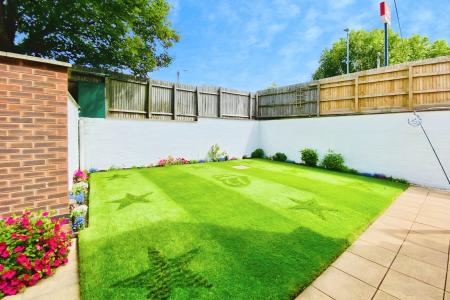 3 bedroom Town house for sale in Courtyard Close, Syston, LE7