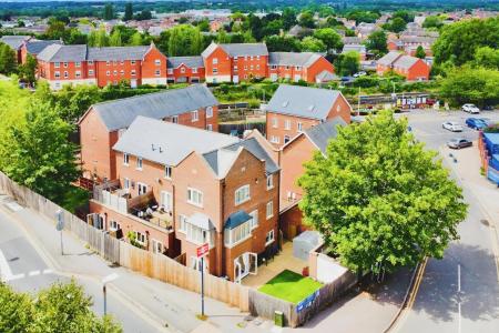 3 bedroom Town house for sale in Courtyard Close, Syston, LE7